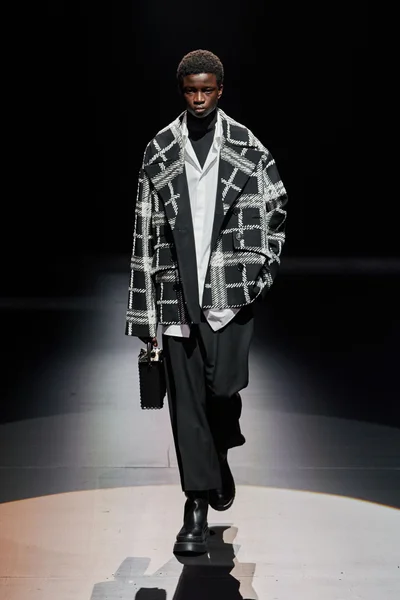 Look 22